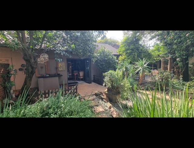 4 BEDROOM HOUSE FOR SALE IN ROOIHUISKRAAL